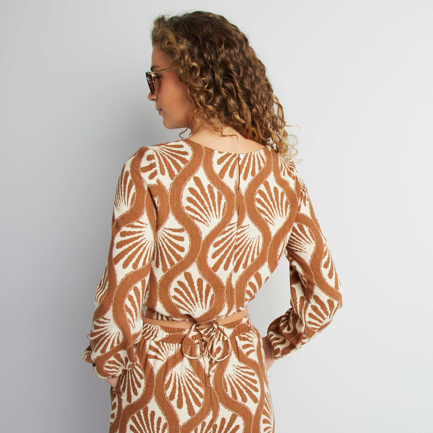 Blouse à manches longues et col rond avec imprimé MARRON