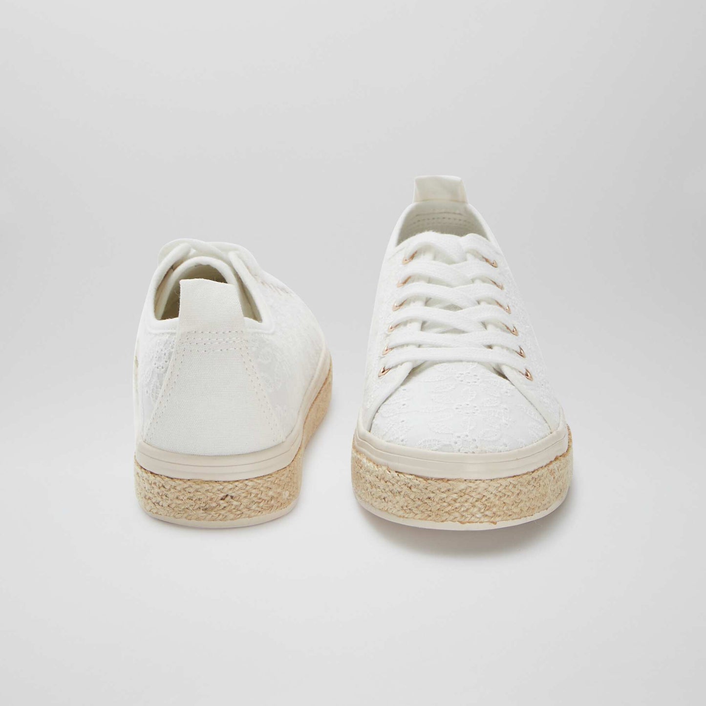 Baskets basses avec motifs fleuris brodés BLANC