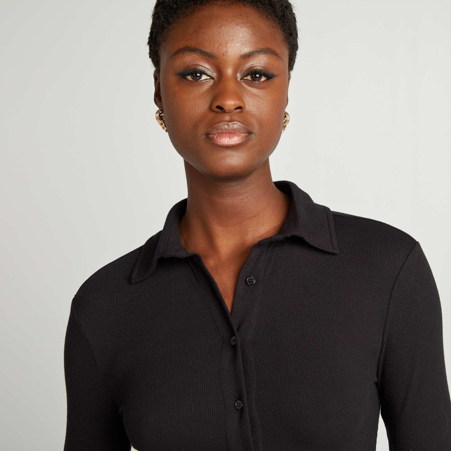 T-shirt boutonn avec col polo noir
