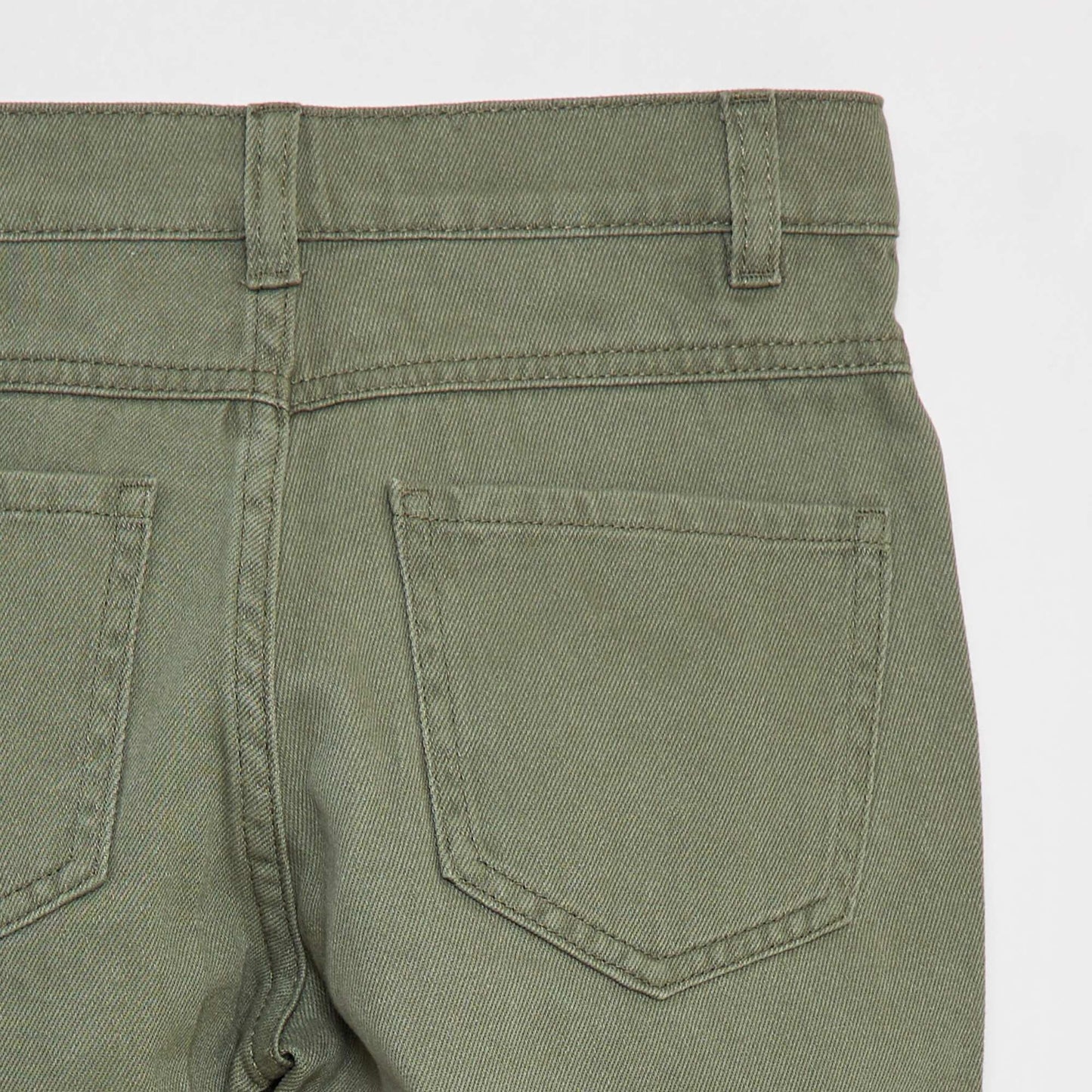 Bermuda en twill coupe loose VERT
