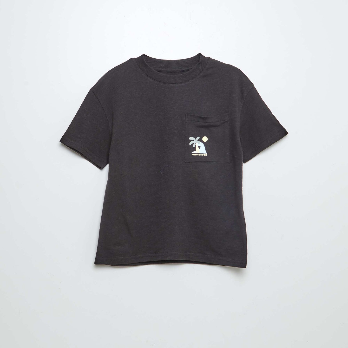T-shirt à manches courtes avec poche poitrine et imprimés NOIR