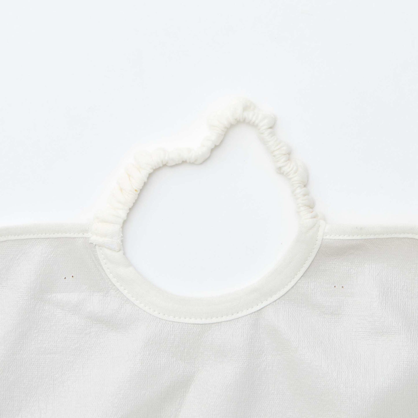 Le lot de 2 bavoirs à l'encolure élastiquée VERT