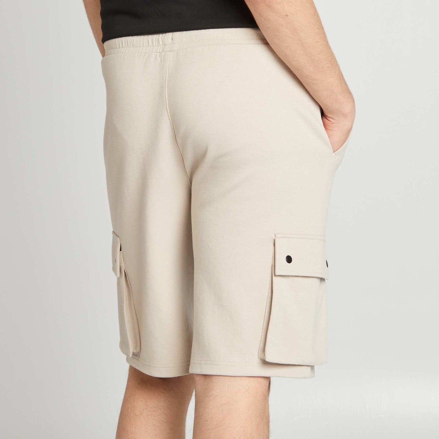 Short en molleton léger avec poches à rabats GRIS