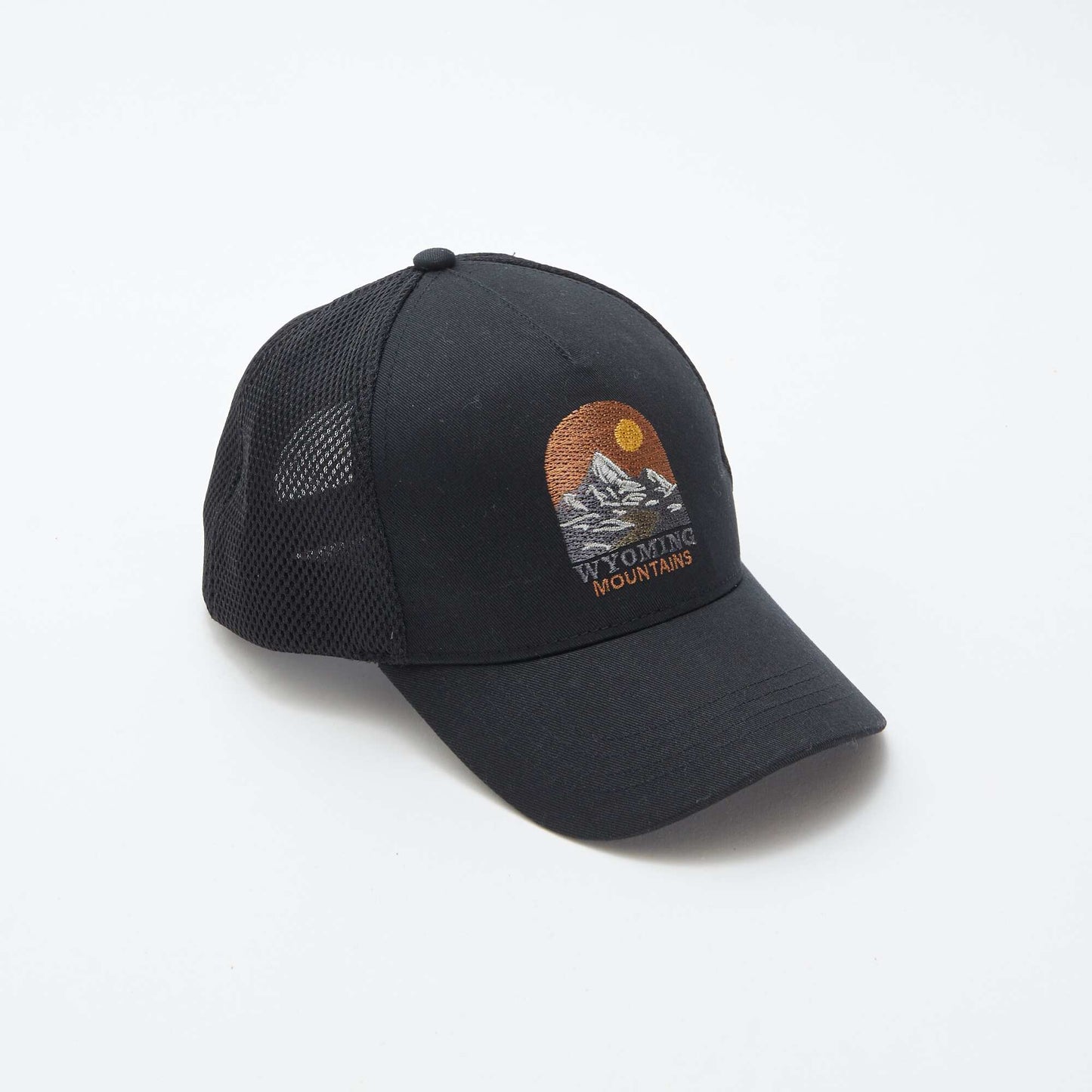 Casquette avec broderie NOIR