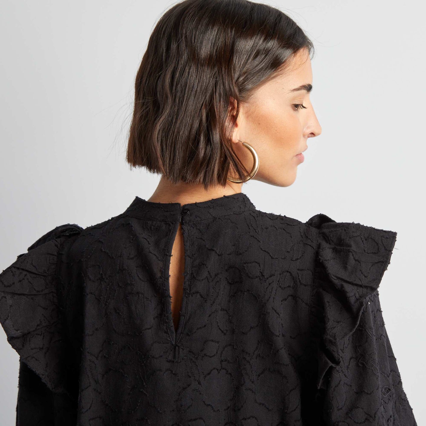 Blouse brodée avec volants NOIR