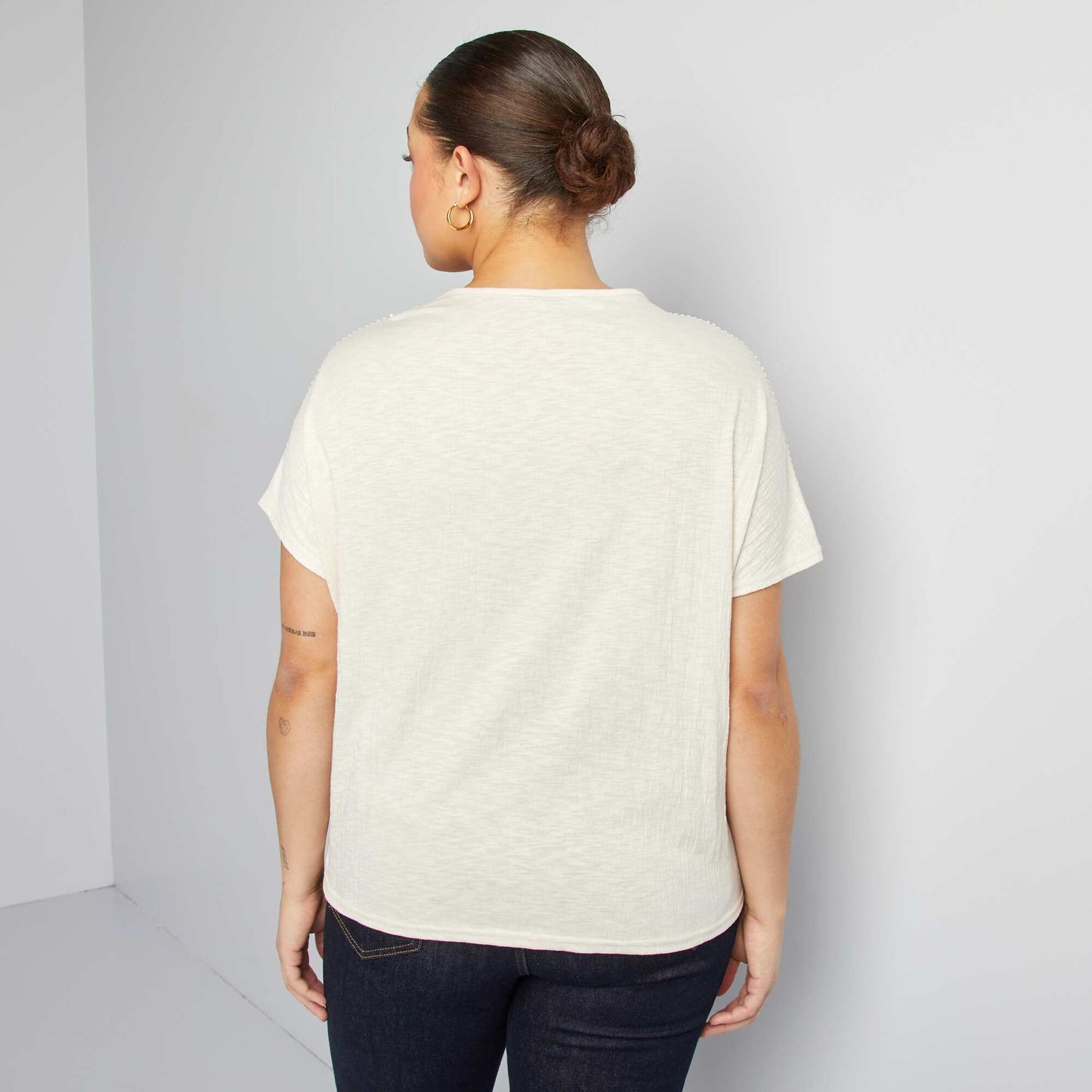 Blouse matière crêpée avec broderies BEIGE