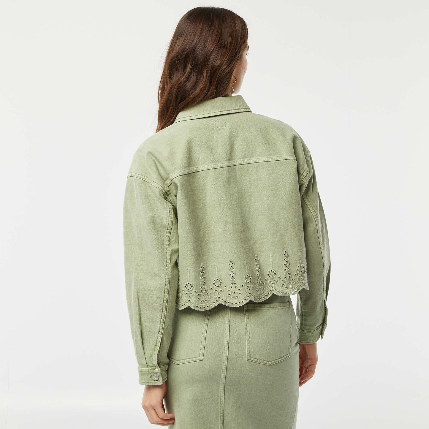 Veste en denim avec broderies VERT