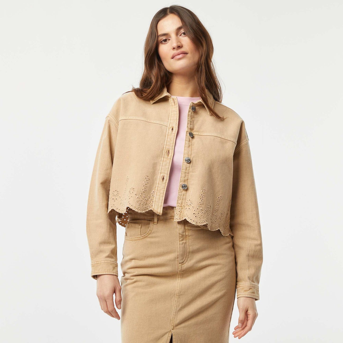 Veste en denim avec broderies MARRON