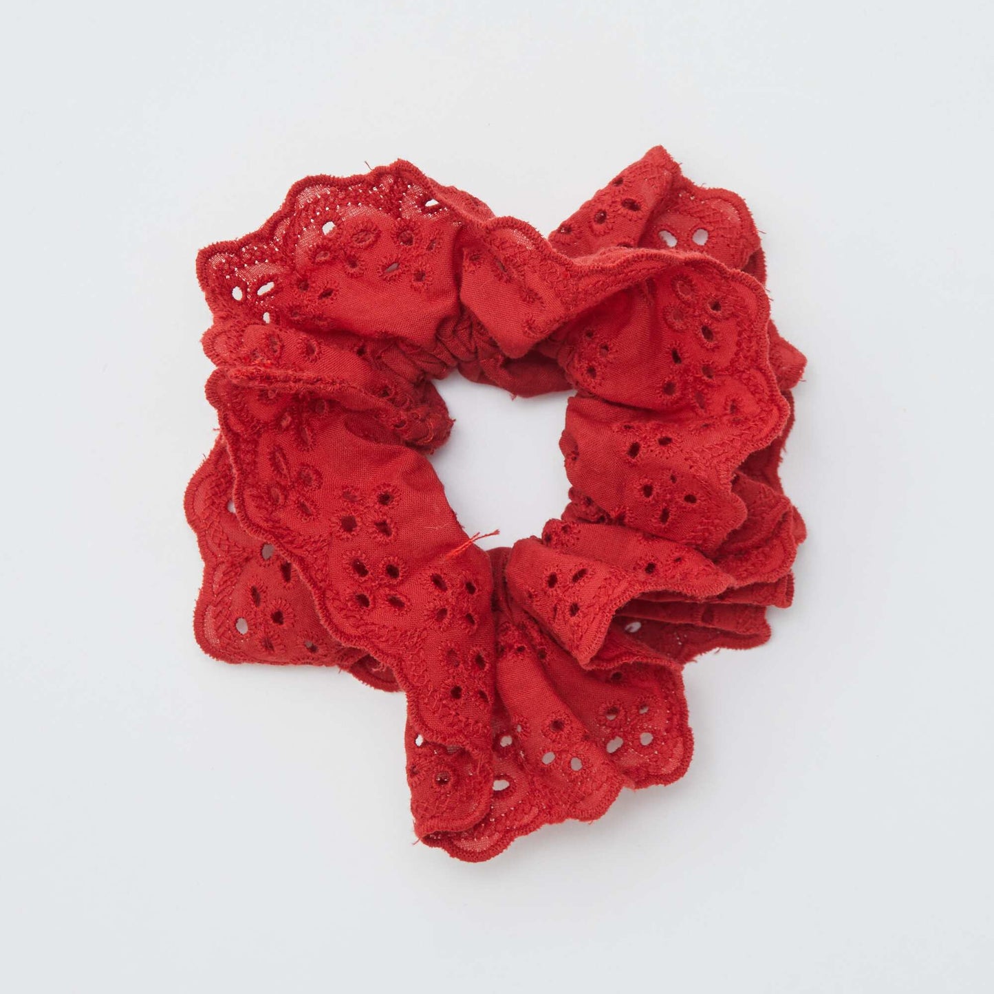 Chouchou broderie anglaise ROUGE