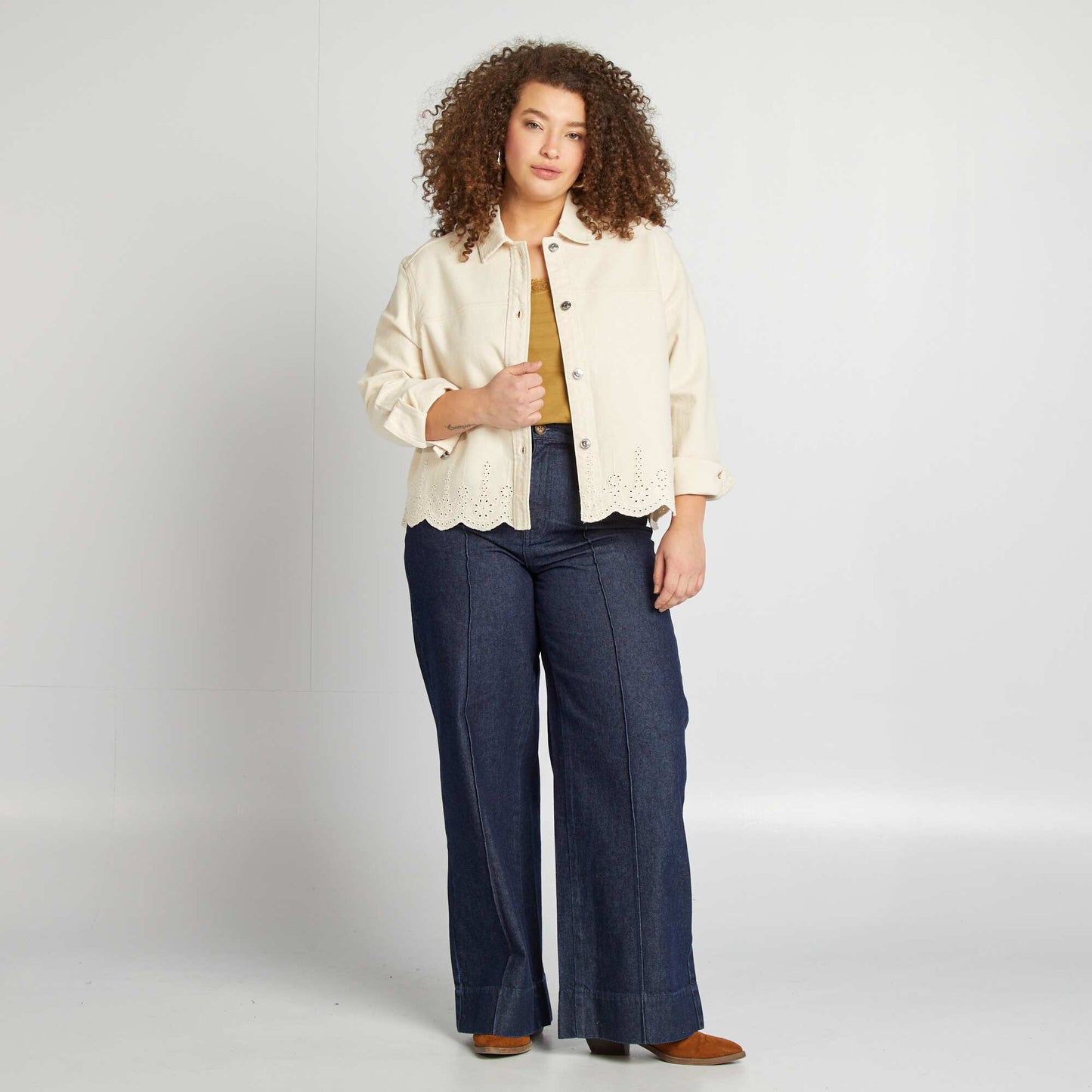 Veste en jean avec broderies BEIGE