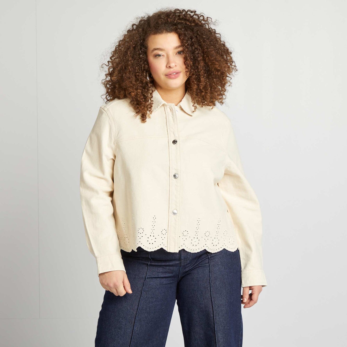 Veste en jean avec broderies BEIGE