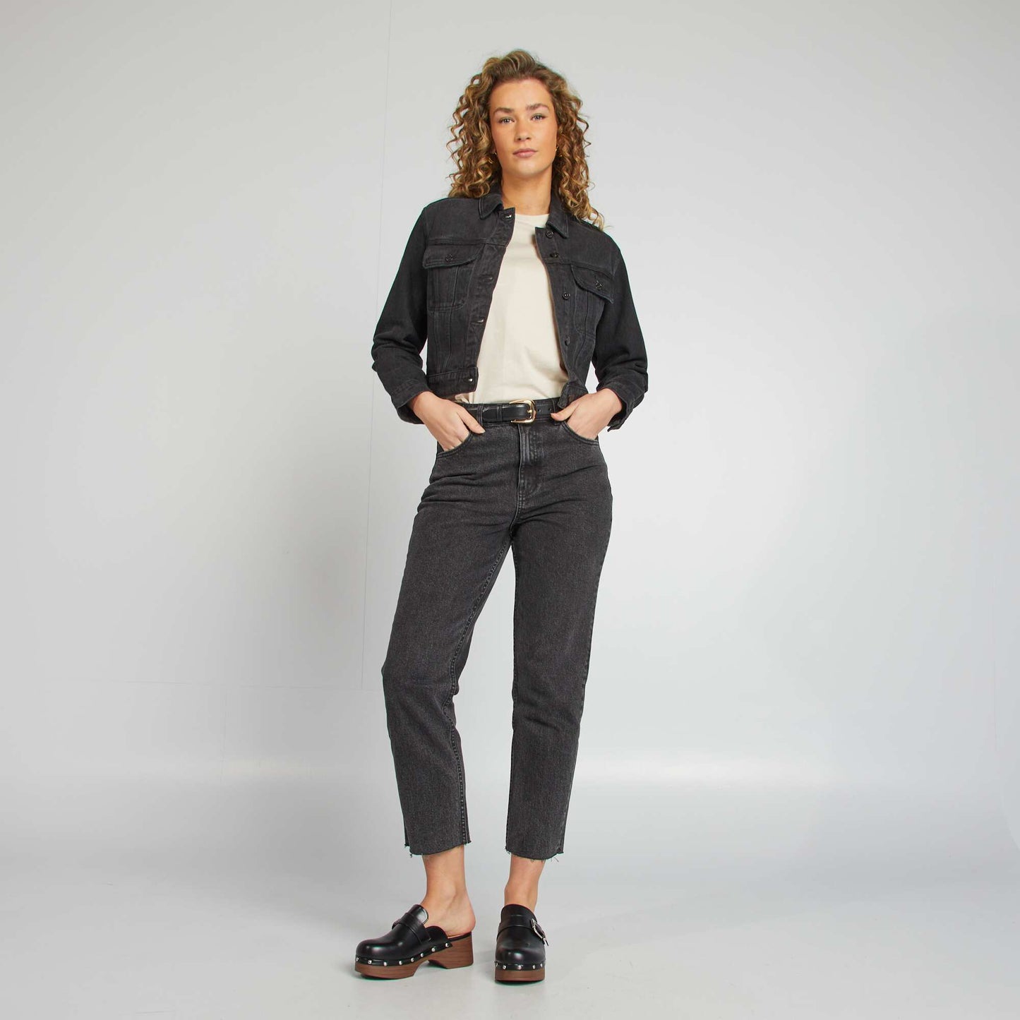 Veste en jean à manches longues avec poches poitrines à rabats GRIS