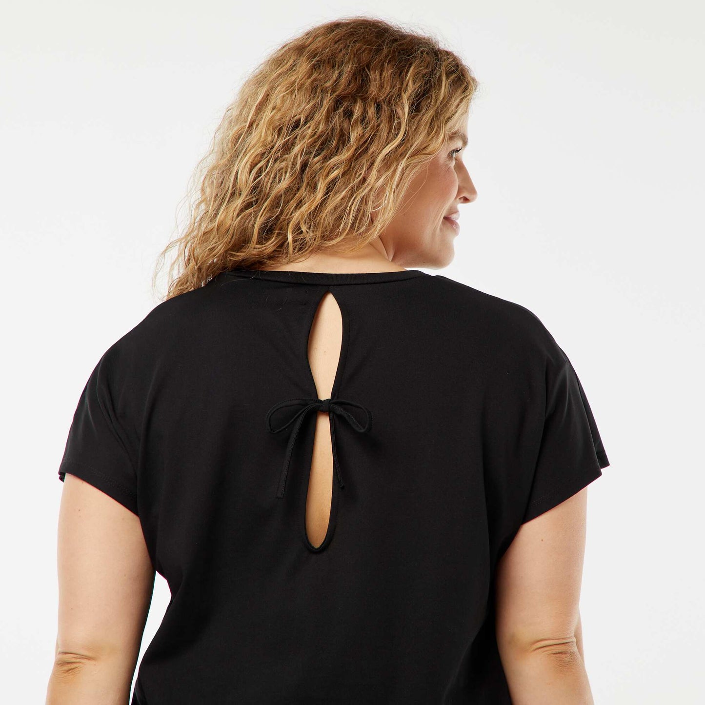 T-shirt à manches courtes avec dos ouvert NOIR