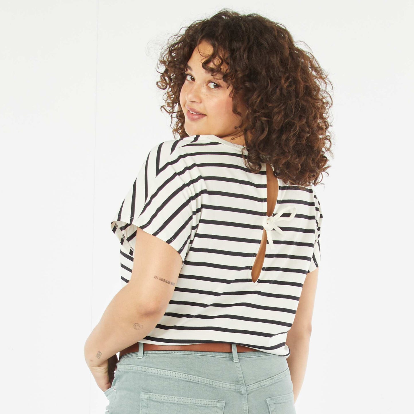 T-shirt à manches courtes avec dos ouvert BLEU
