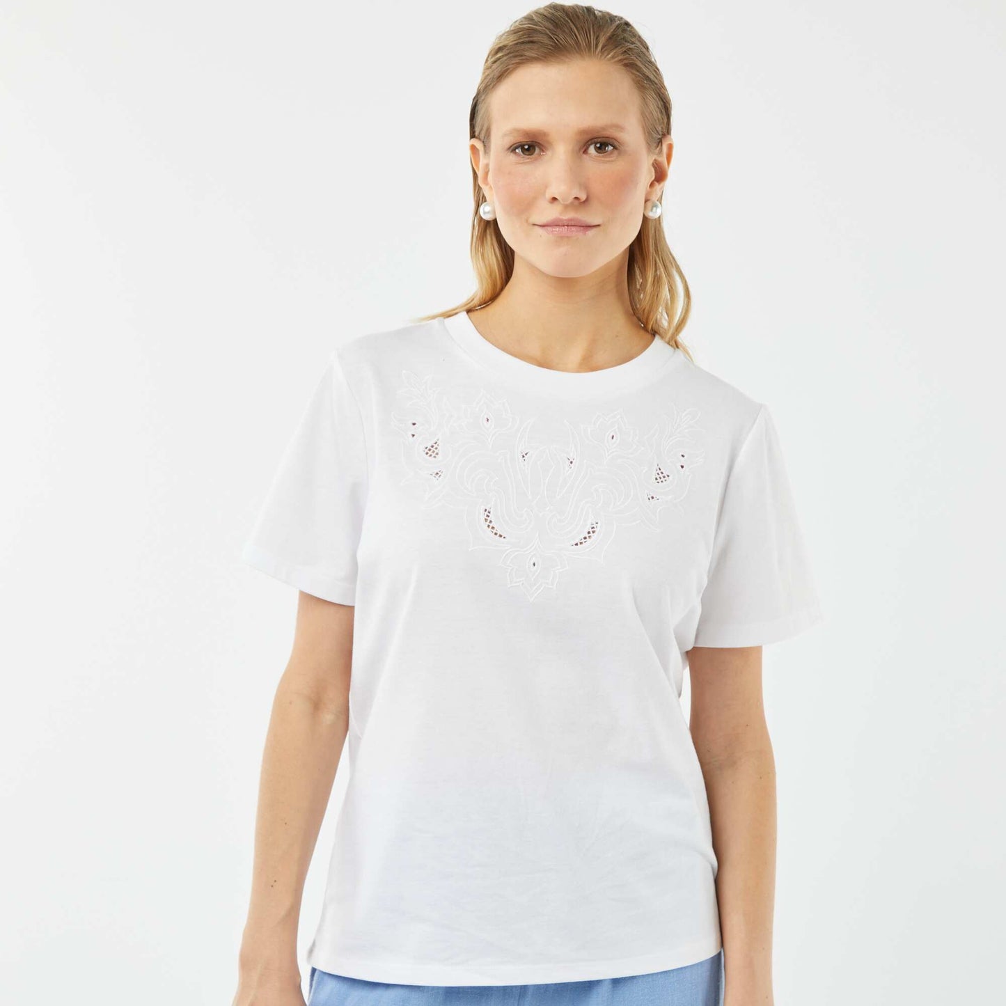 T-shirt à manches courtes avec broderies fantaisies BLANC