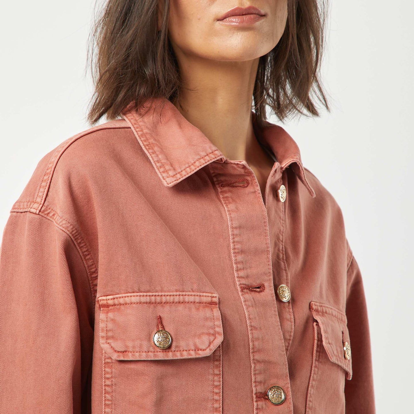 Veste en jean avec boutons dorés ROSE