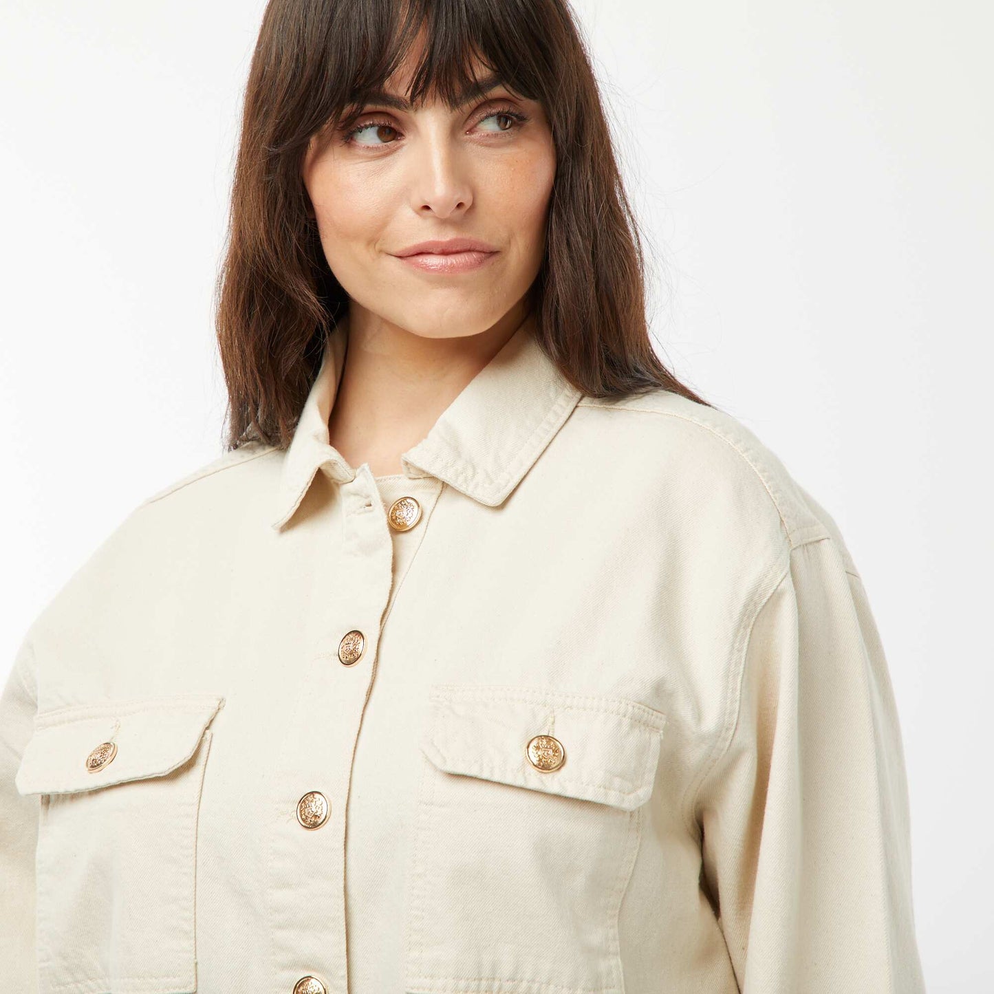 Veste en jean avec ouverture boutonnée dorée BLANC