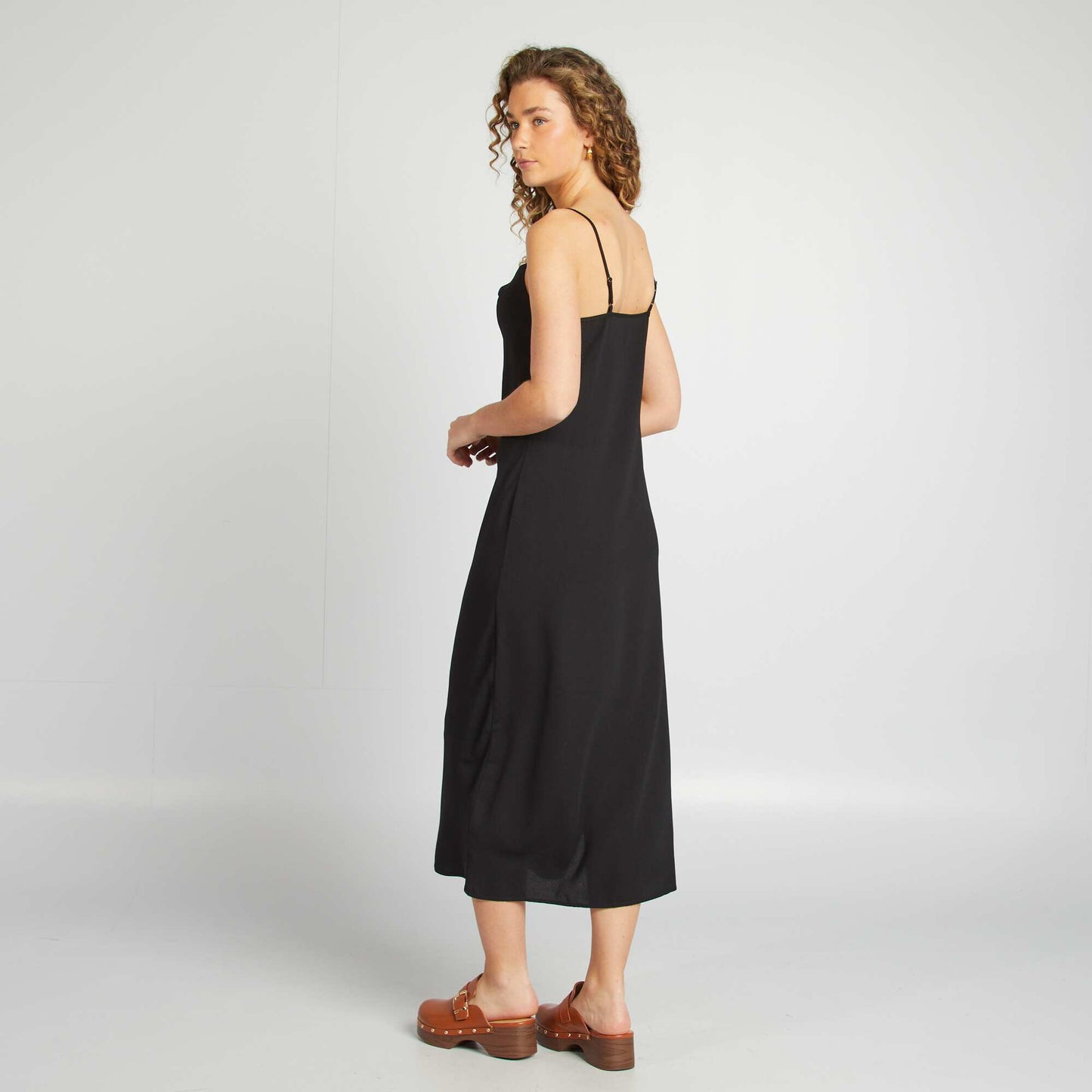 Robe fluide à col bénitier NOIR