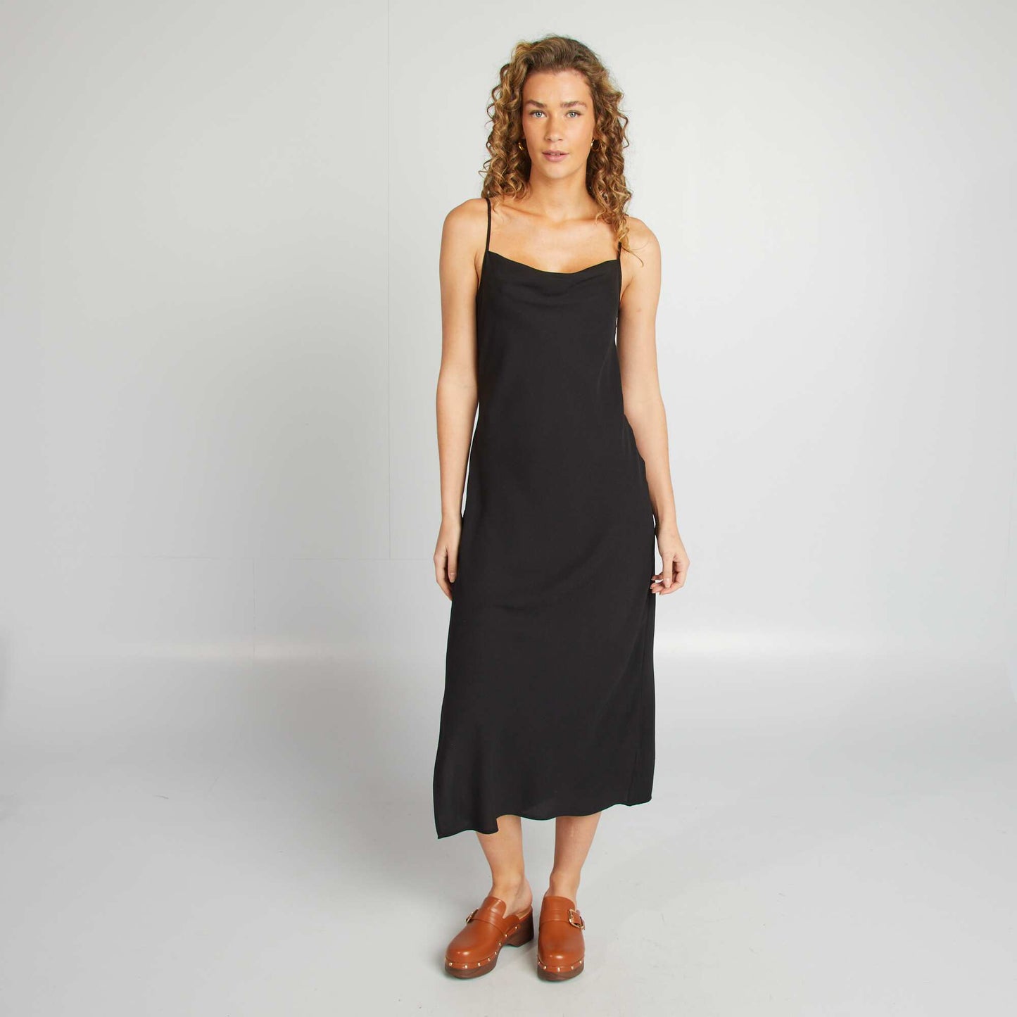 Robe fluide à col bénitier NOIR