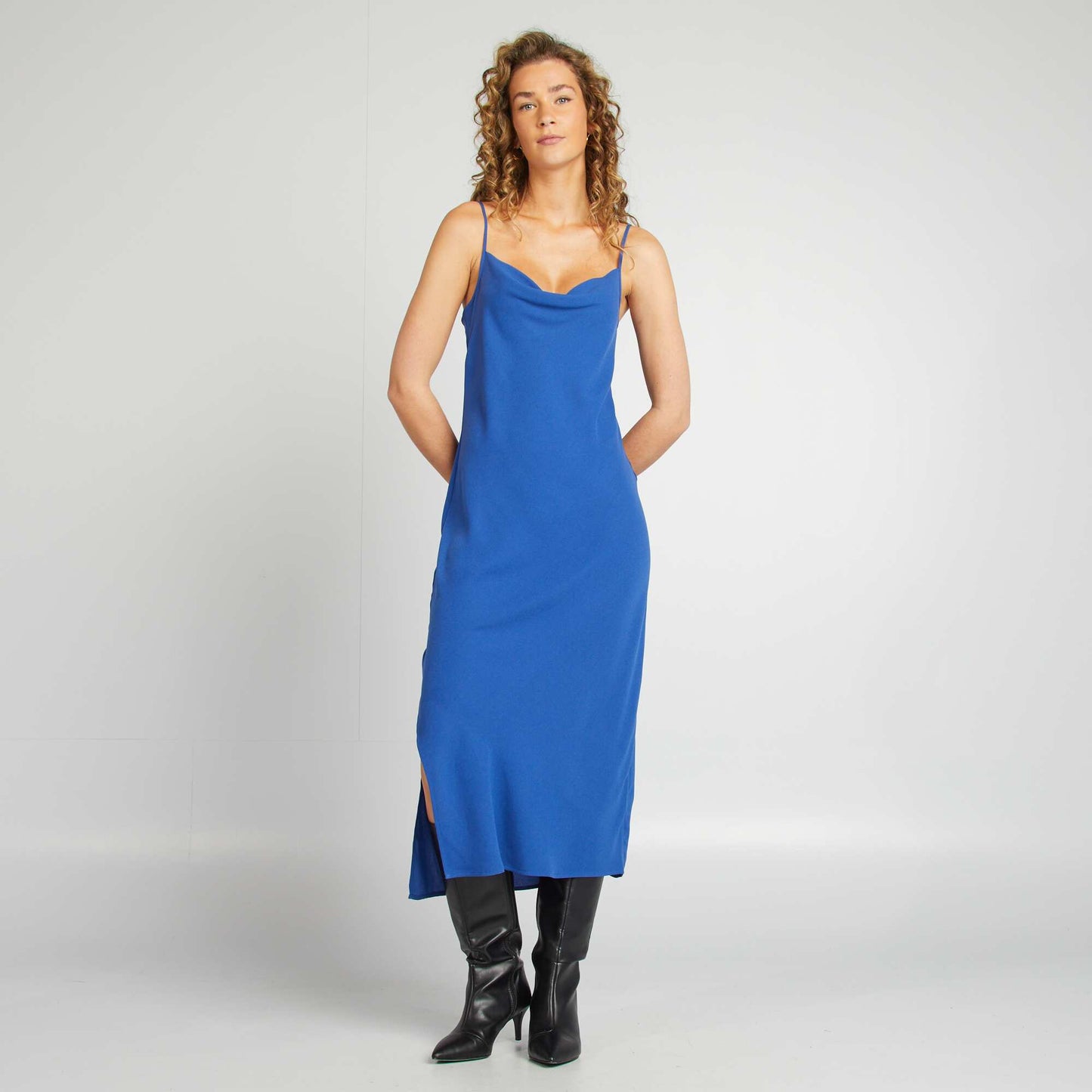 Robe fluide à col bénitier BLEU