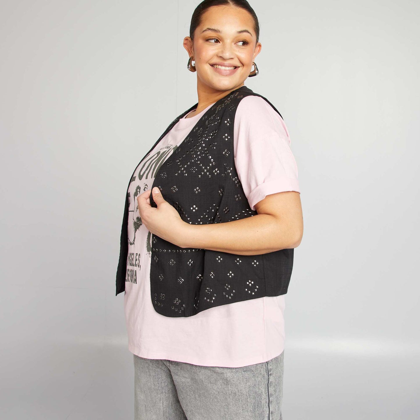 Veste courte sans manches avec studs NOIR