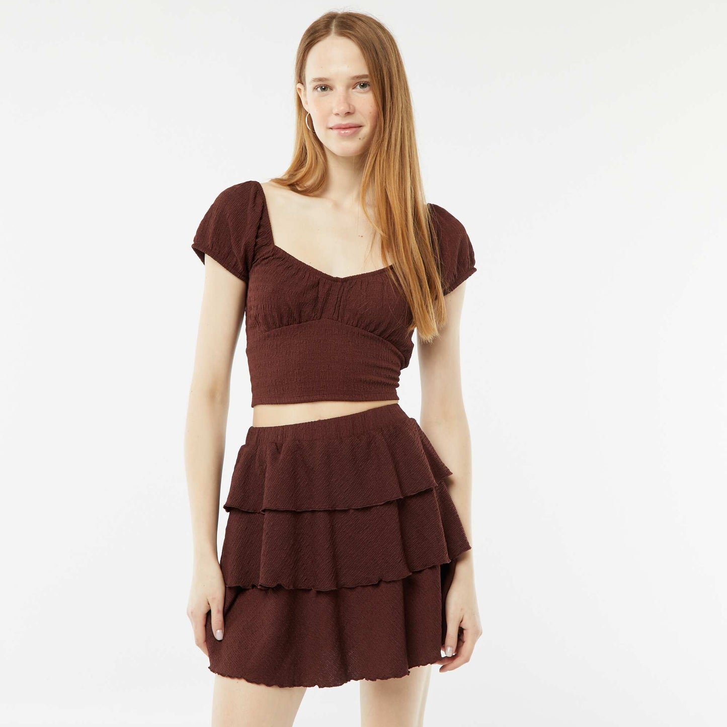 Jupe short courte en matière gaufrée MARRON