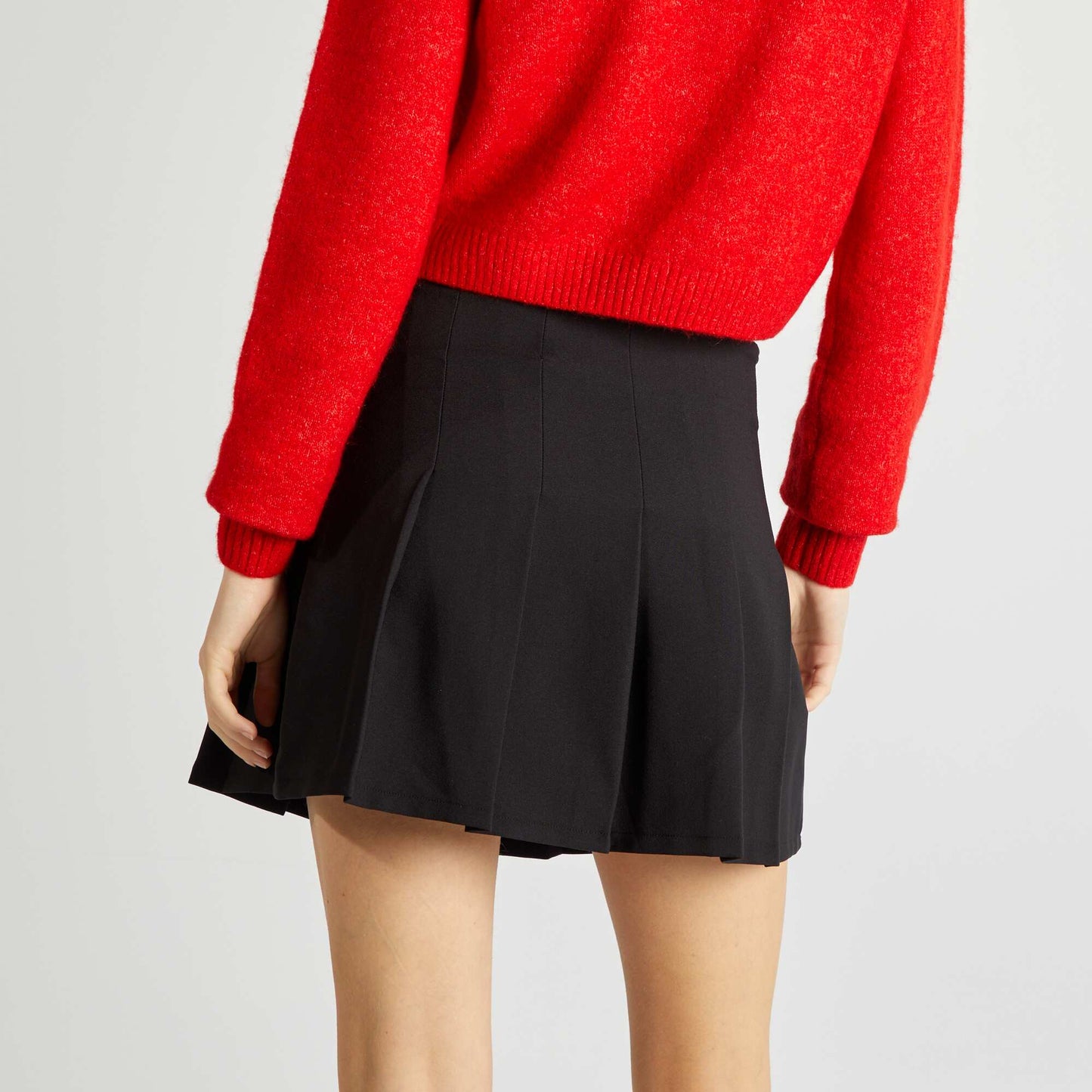 Jupe courte pliss e noir