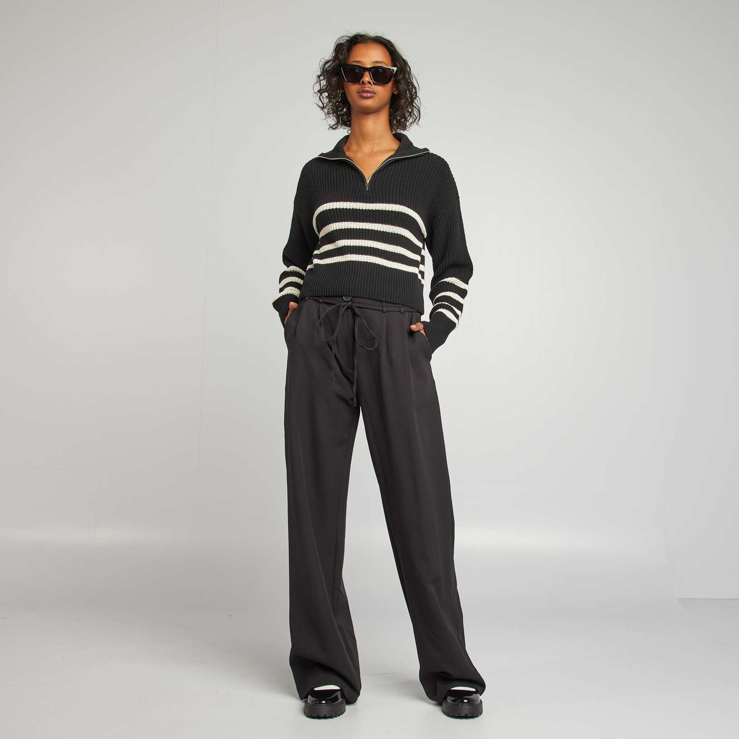 Pantalon large uni avec ceinture NOIR