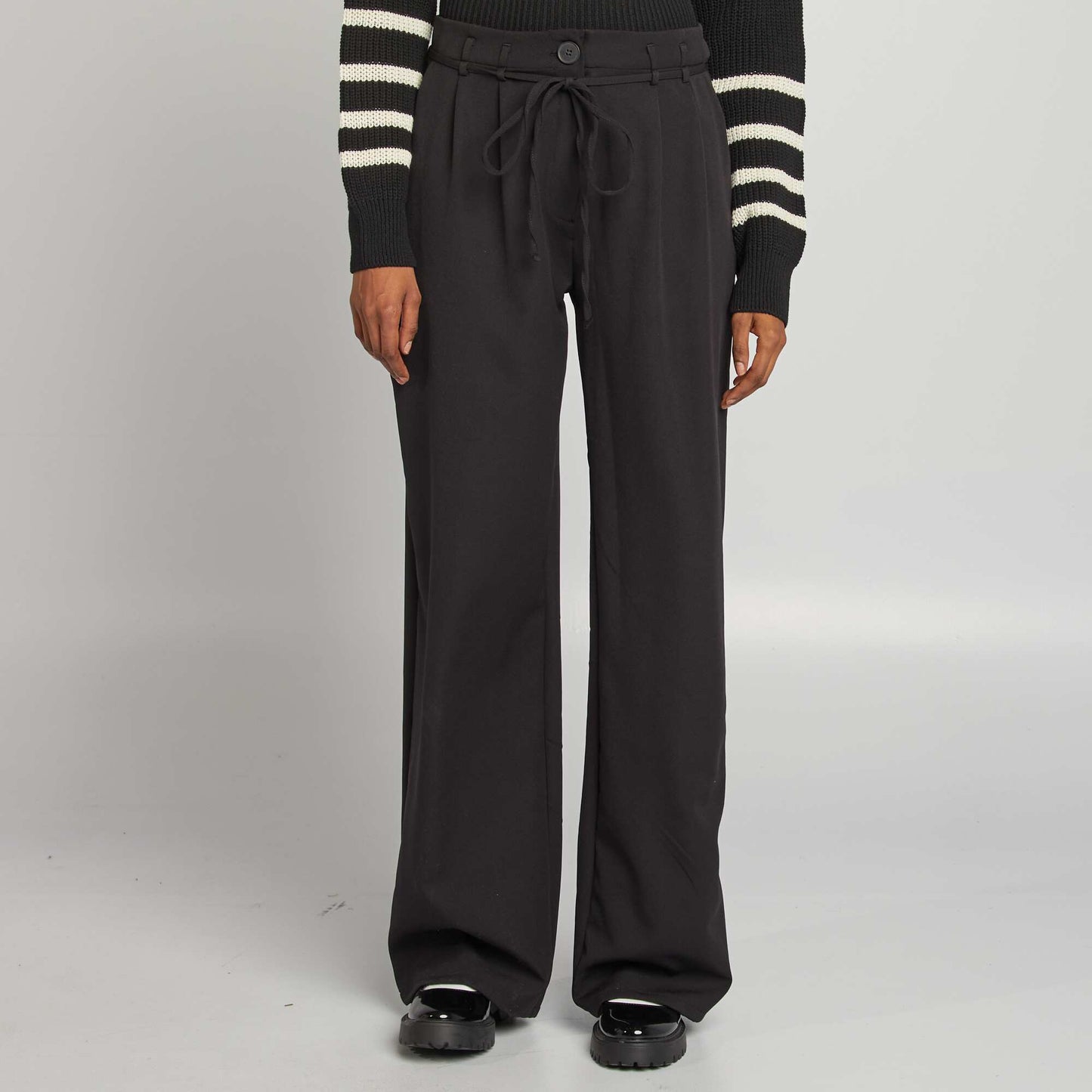 Pantalon large uni avec ceinture NOIR