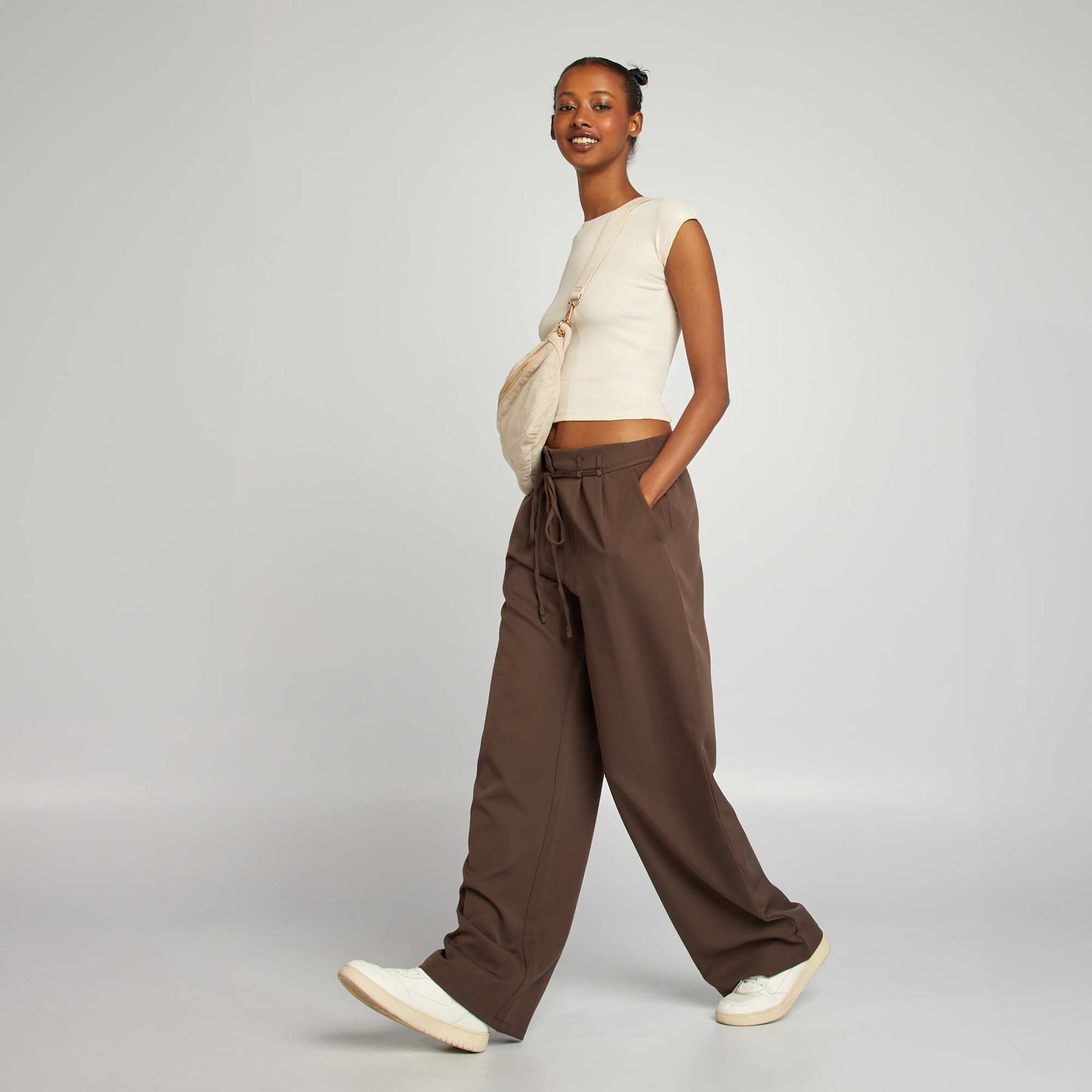 Pantalon large uni avec ceinture MARRON