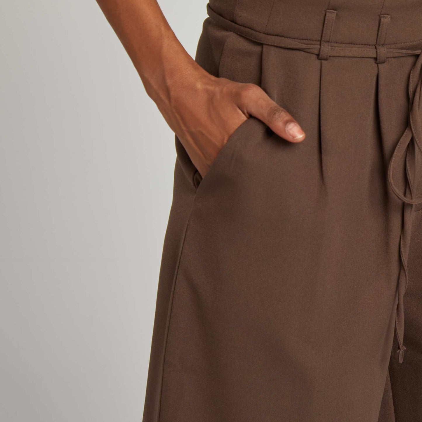Pantalon large uni avec ceinture MARRON