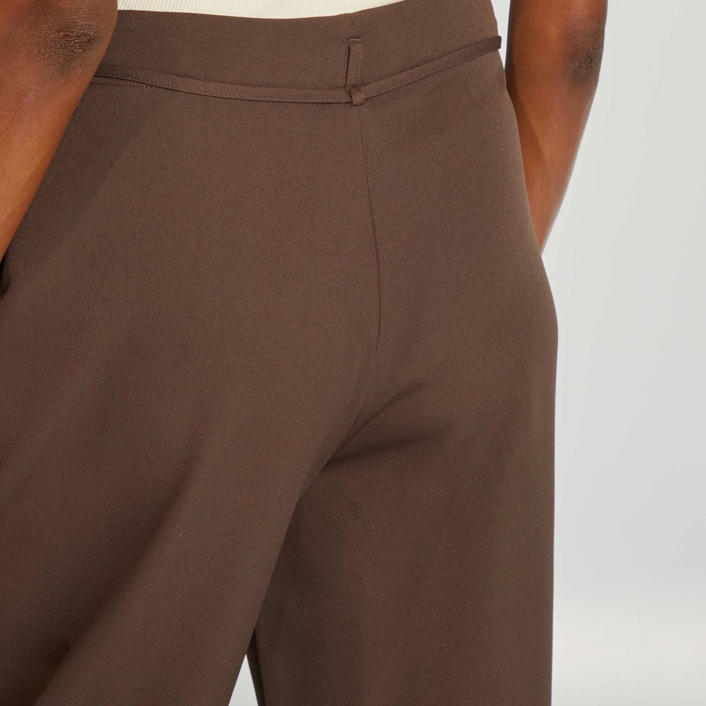 Pantalon large uni avec ceinture MARRON