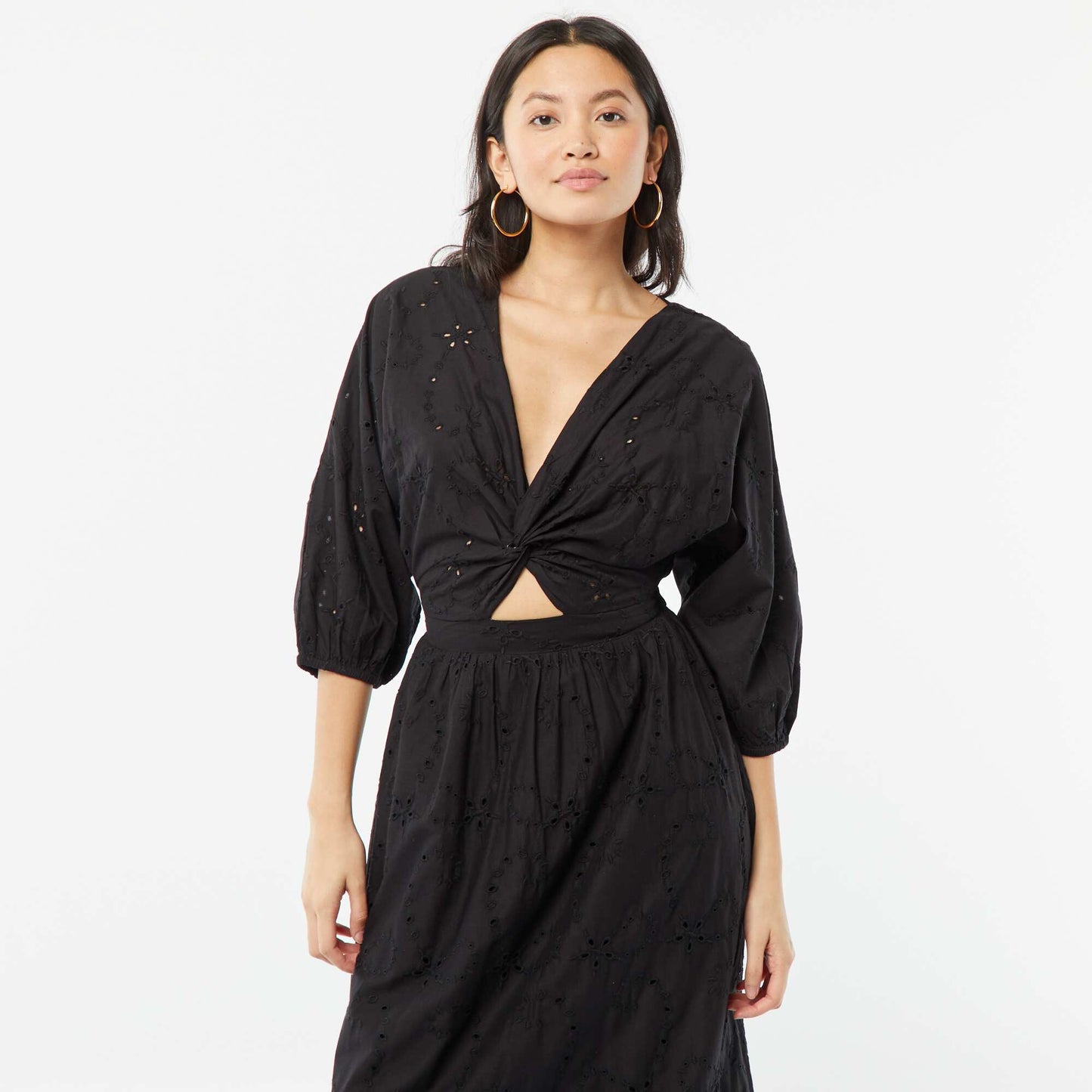 Robe longue avec broderie anglaise et volant à la base NOIR
