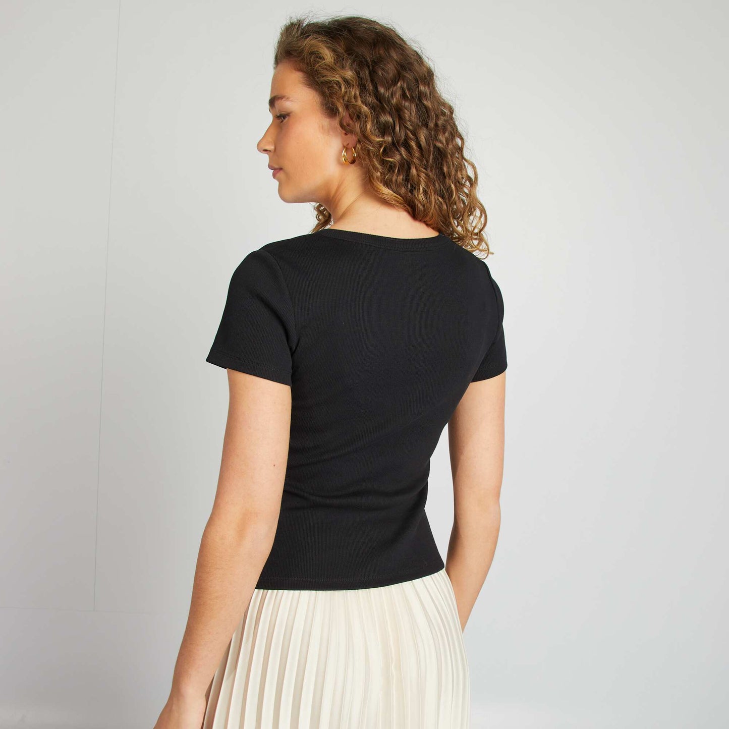 T-shirt côtelé avec boutons fantaisies NOIR