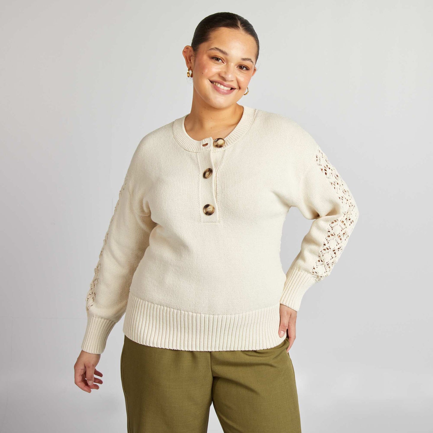 Pull en crochet avec col boutonné BEIGE