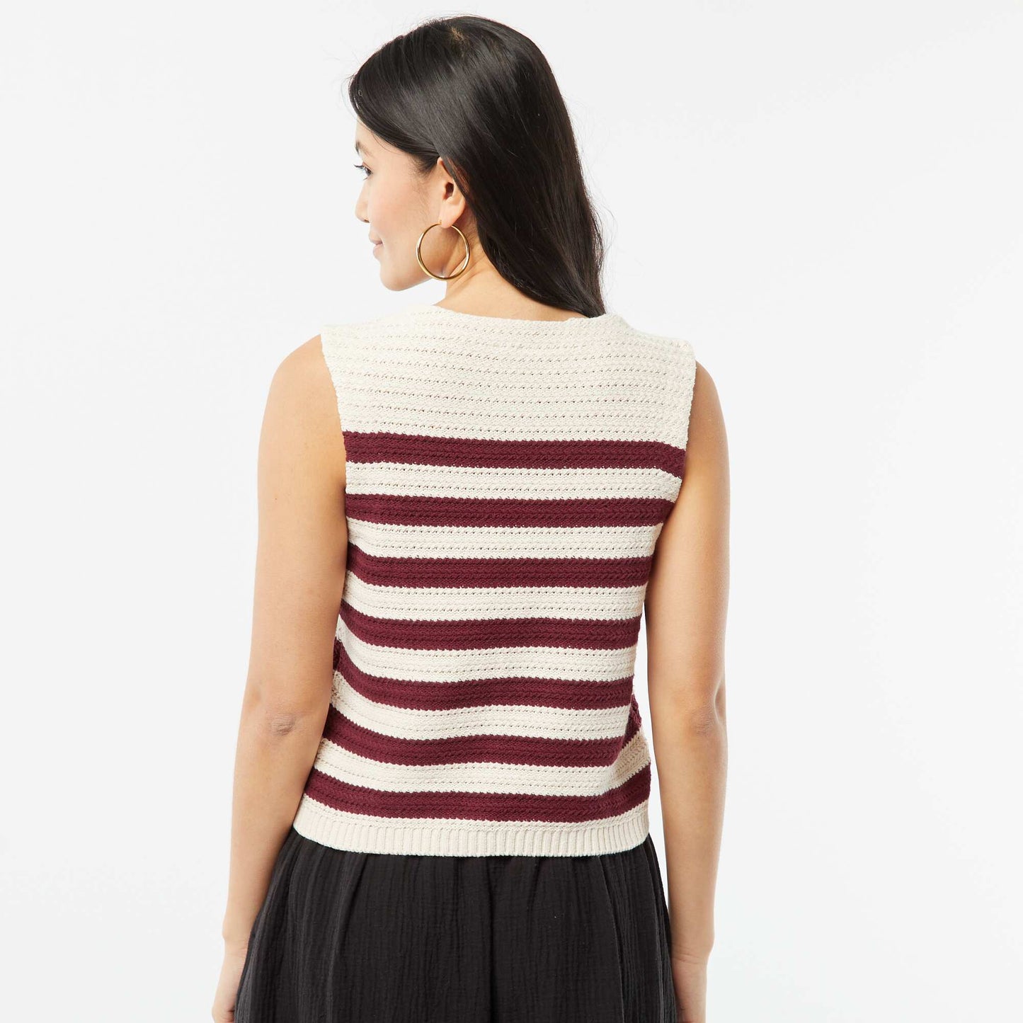 Pull en crochet sans manches avec boutons dorés aux épaules BEIGE