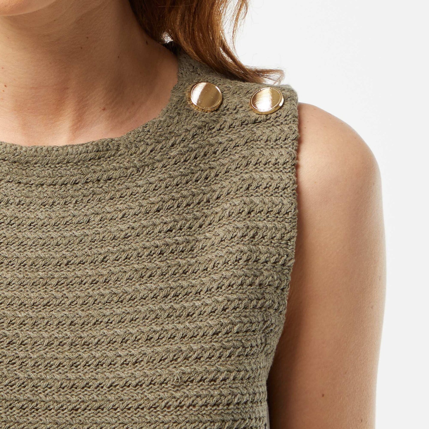 Pull en crochet sans manches avec boutons dorés aux épaules VERT