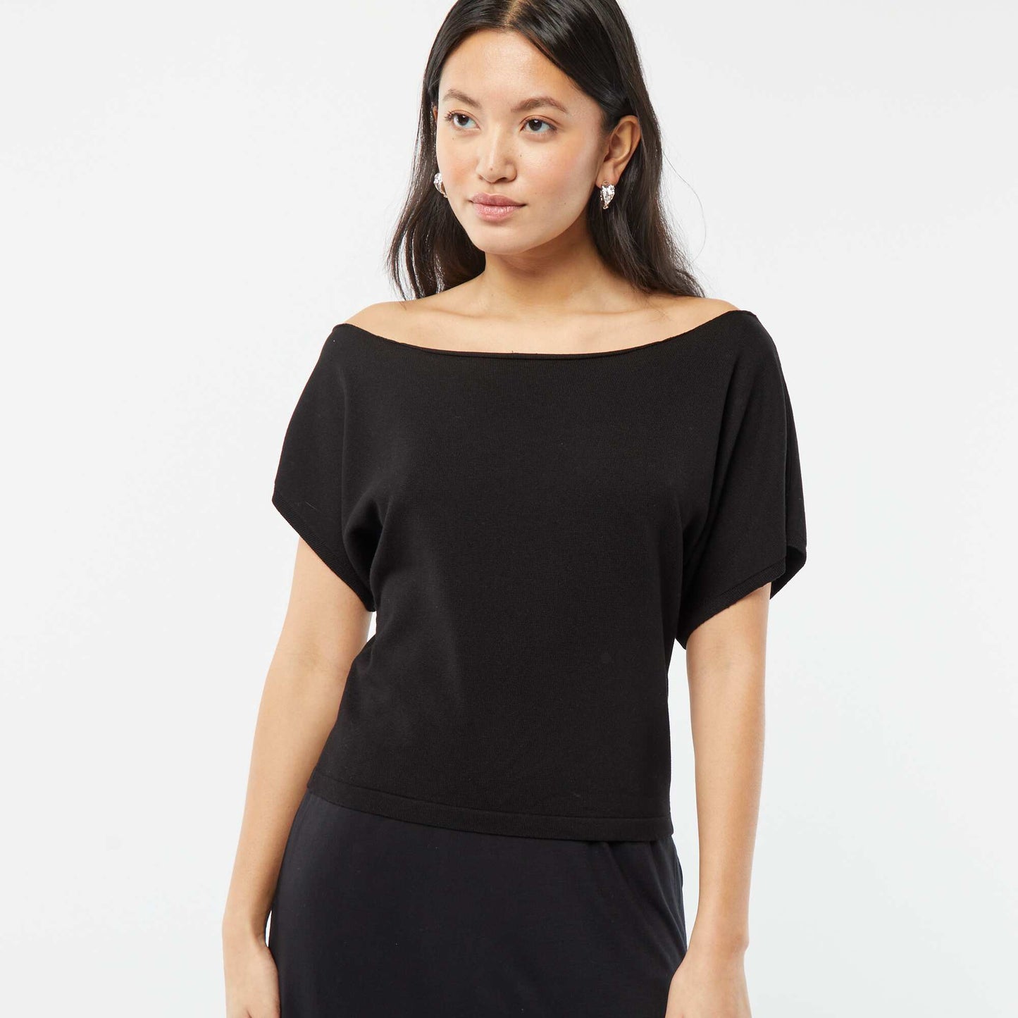 Pull en maille avec un col bateau et des manches courtes NOIR