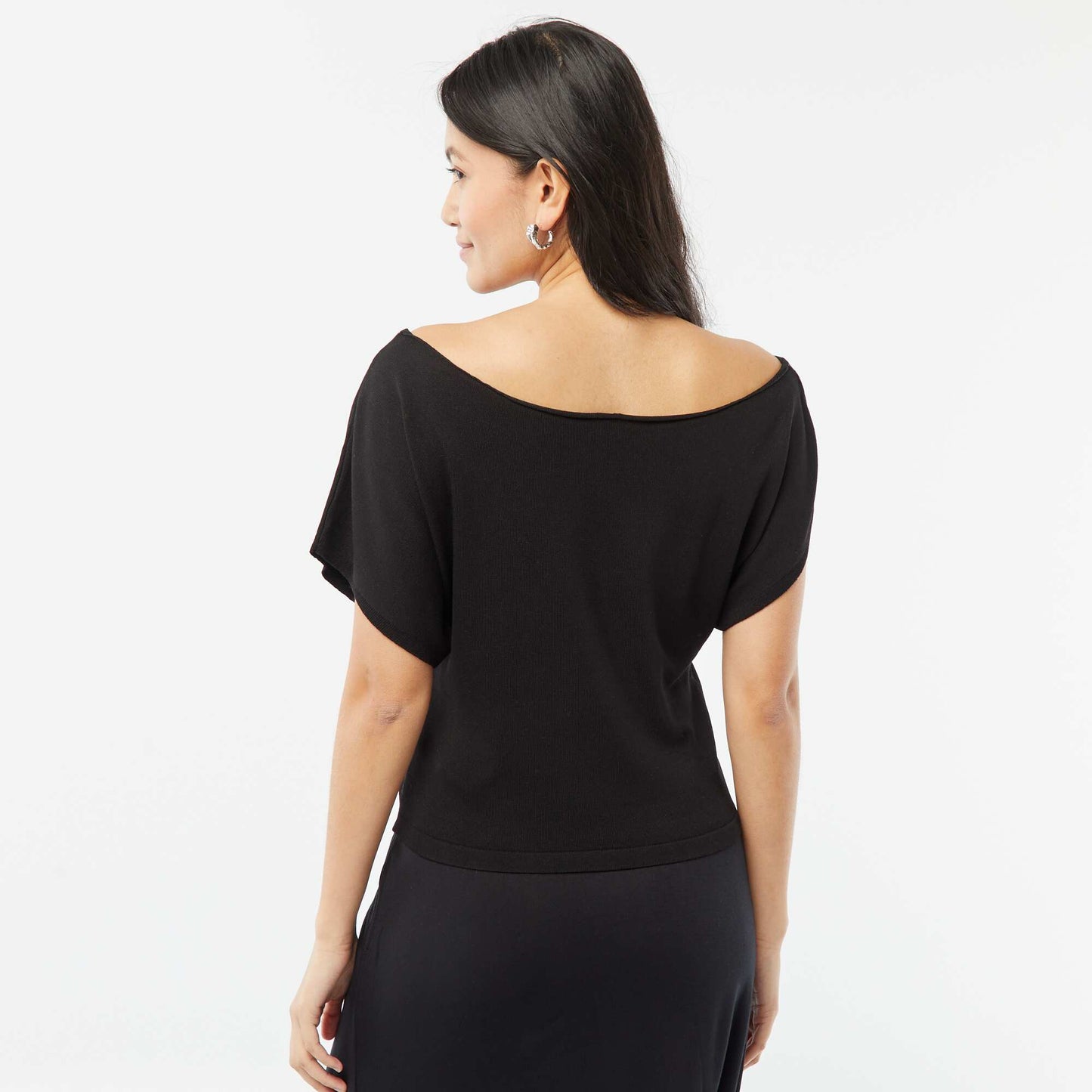 Pull en maille avec un col bateau et des manches courtes NOIR