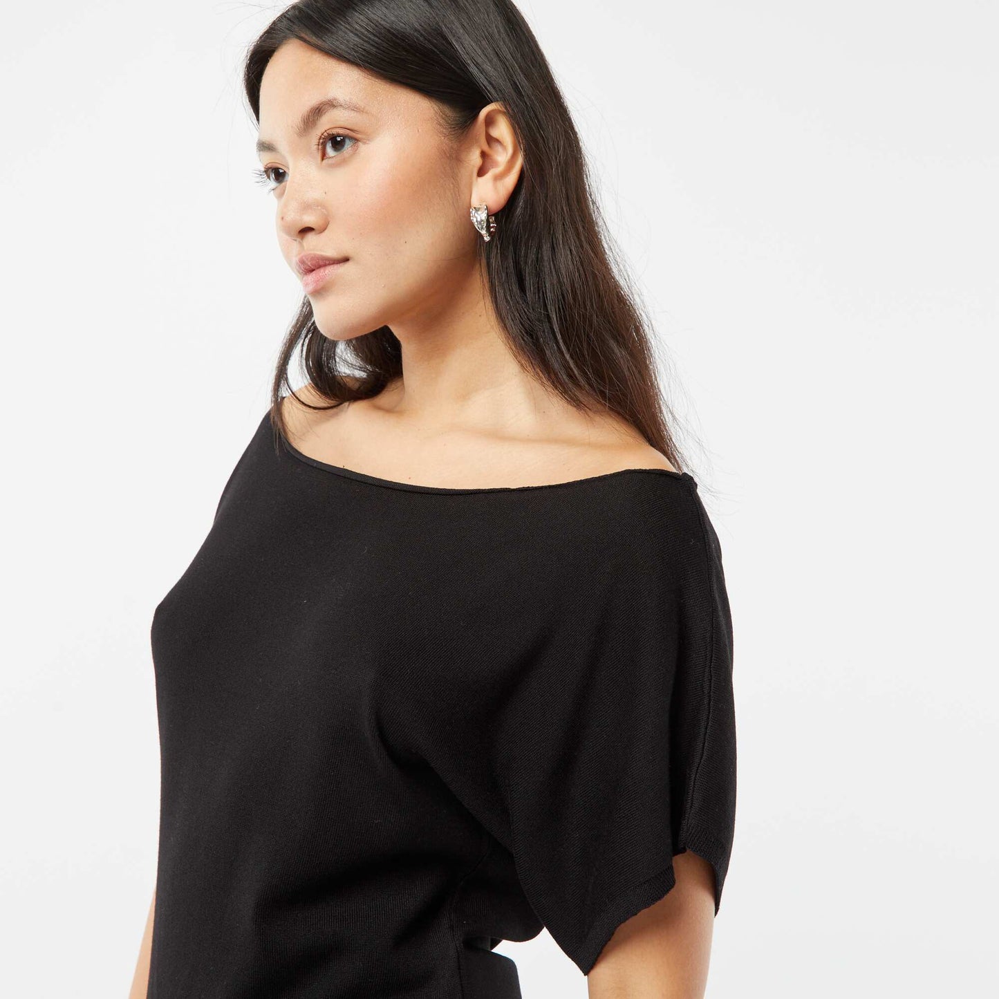 Pull en maille avec un col bateau et des manches courtes NOIR