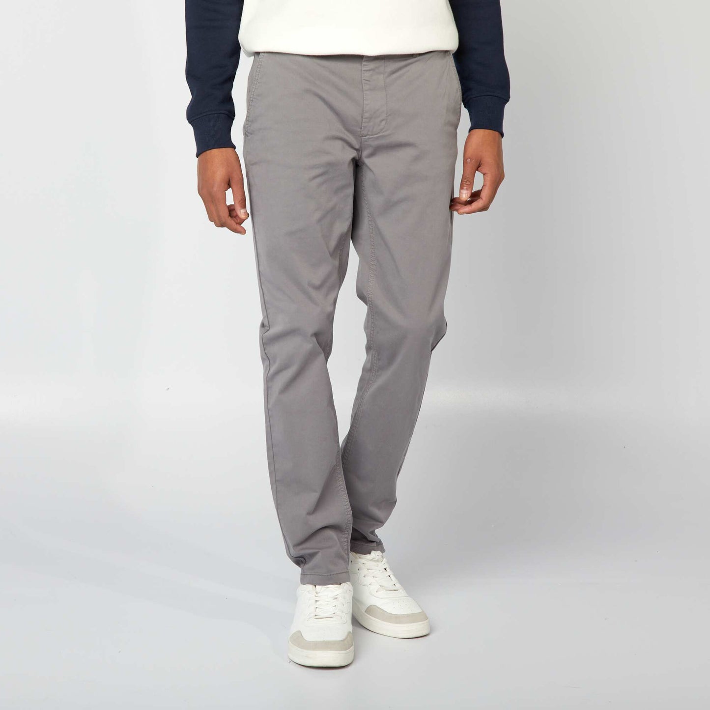 Pantalon chino slim gris