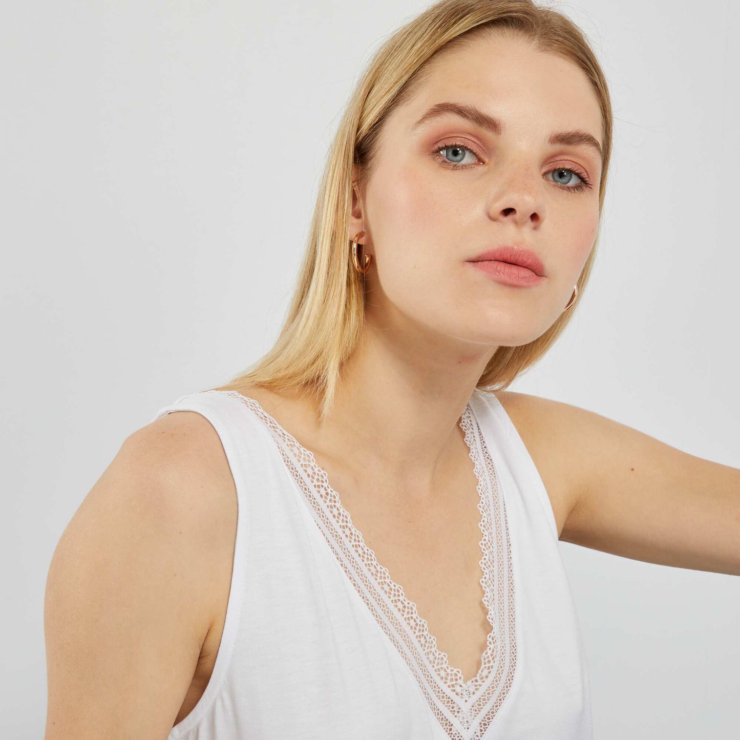 D bardeur stretch avec dentelle blanc
