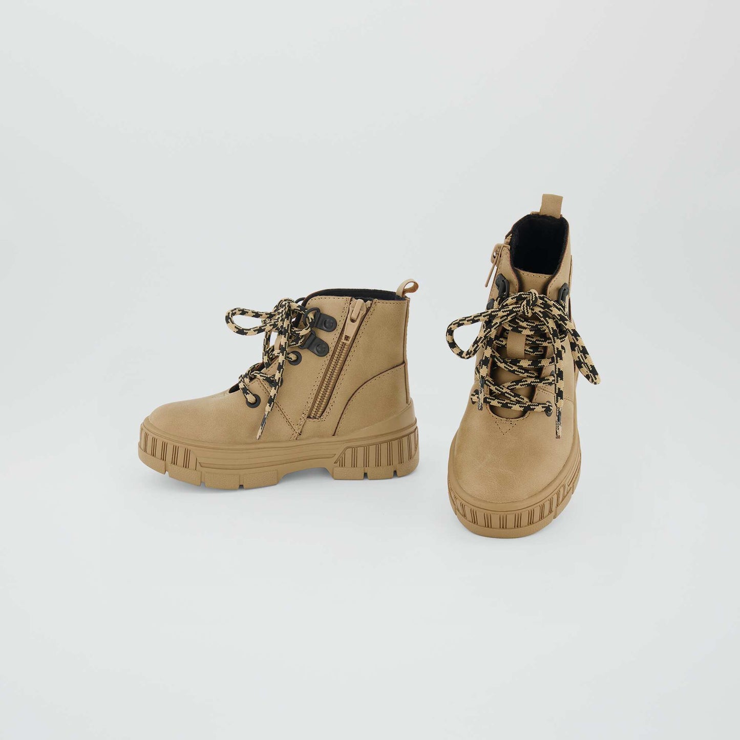 Boots type montagnarde Marron
