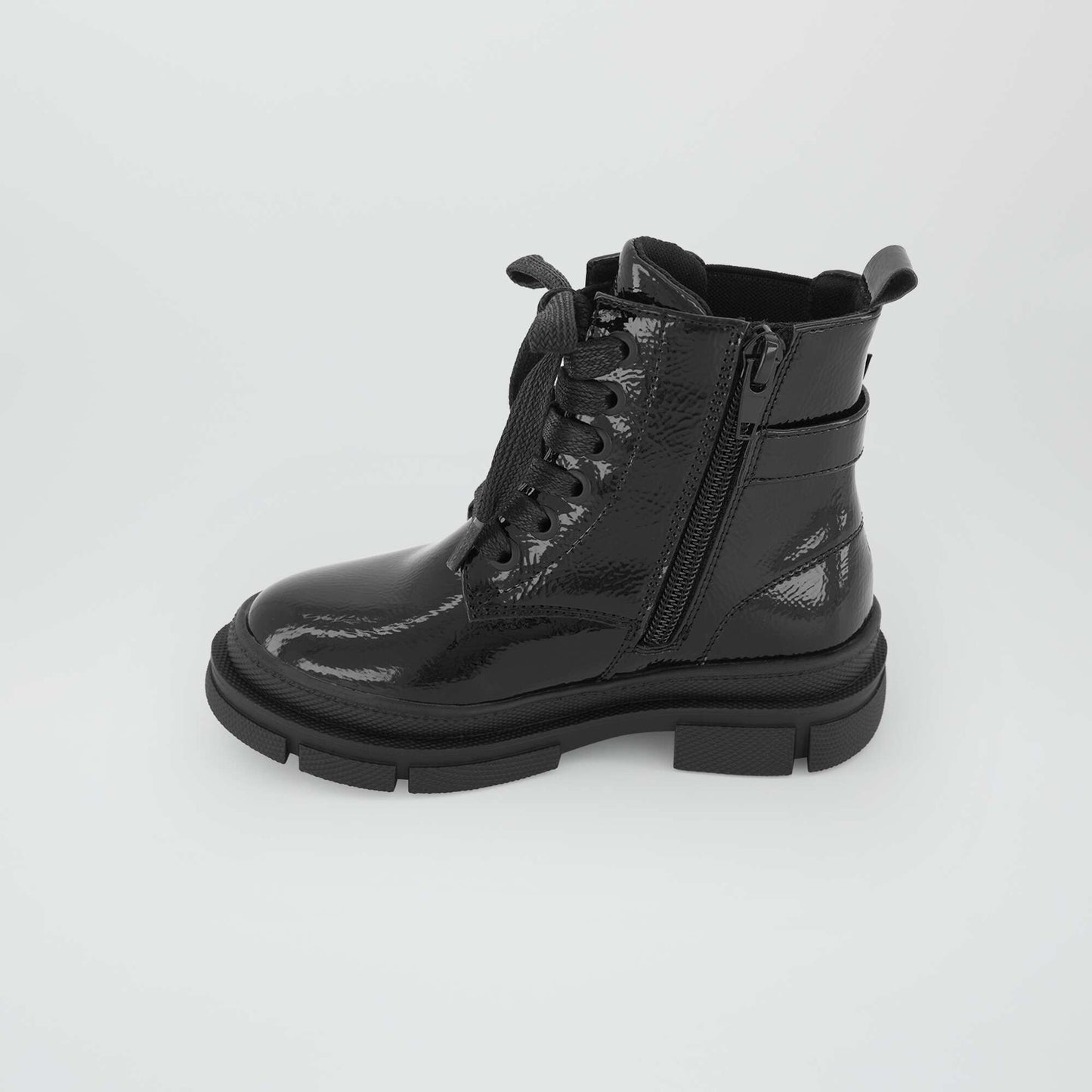 Boots lacets et semelles crant es noir