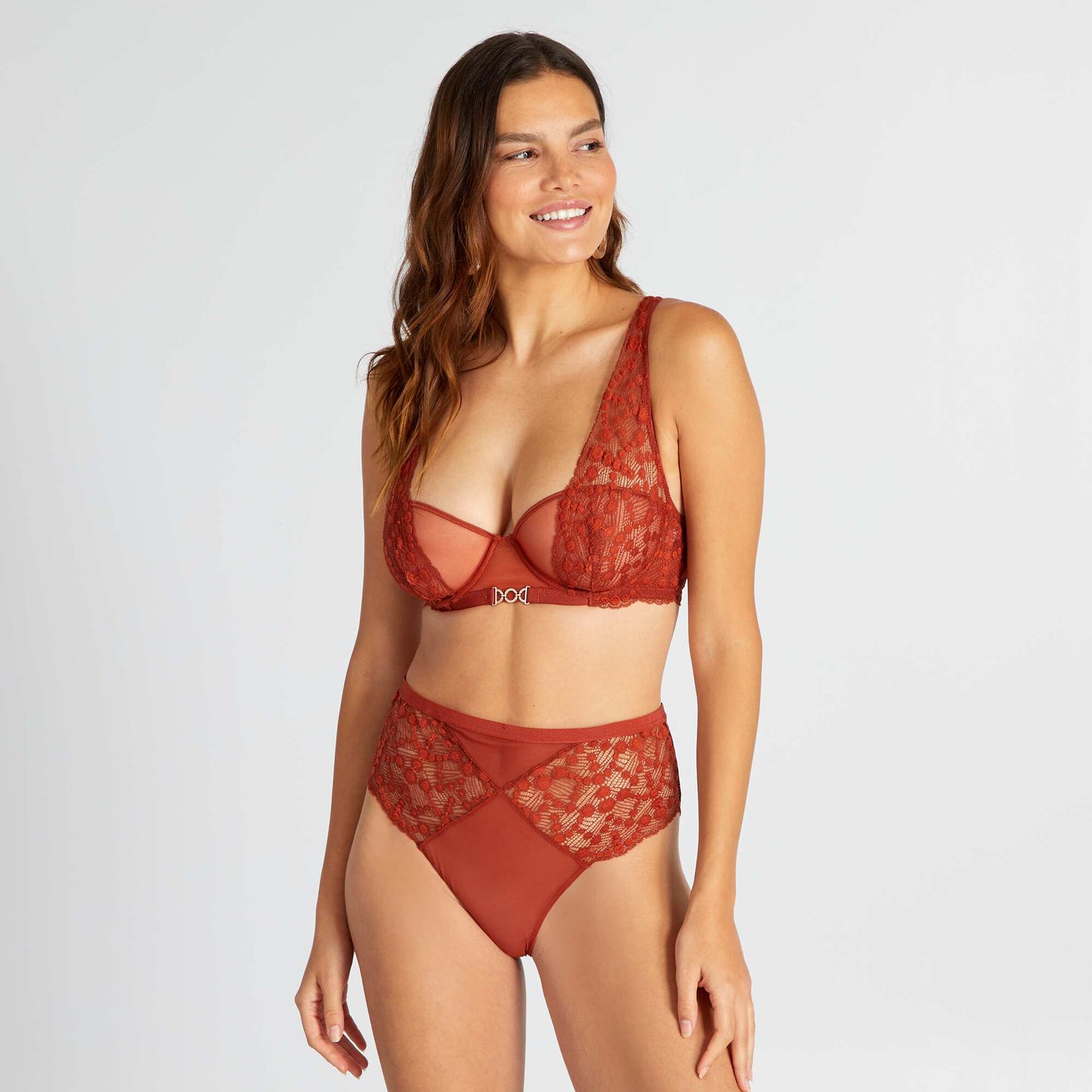 Tanga en dentelle et tulle Rouge