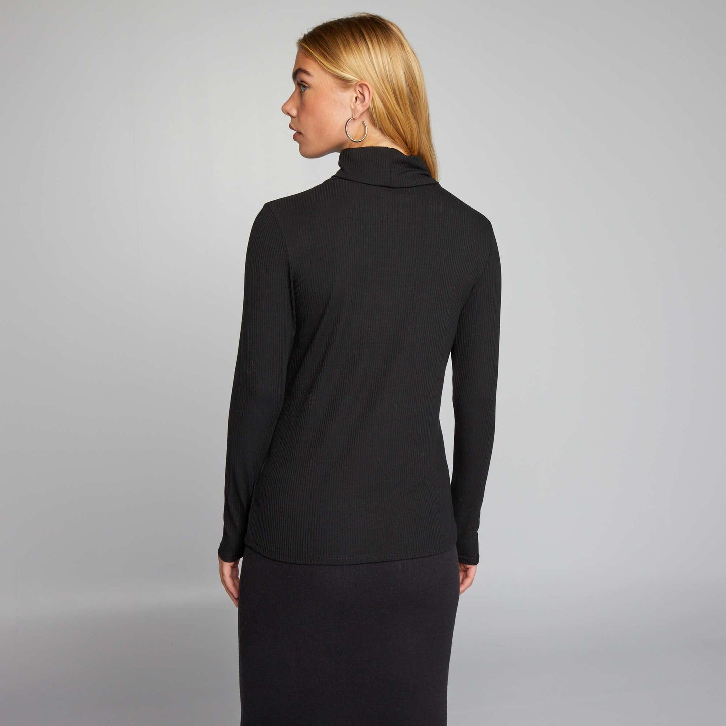 Tee-shirt c tel col roul noir