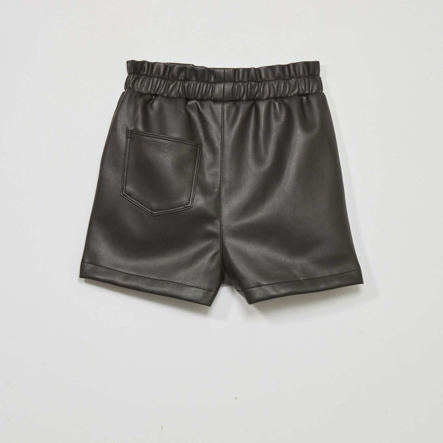 Short paper bag en simili noir