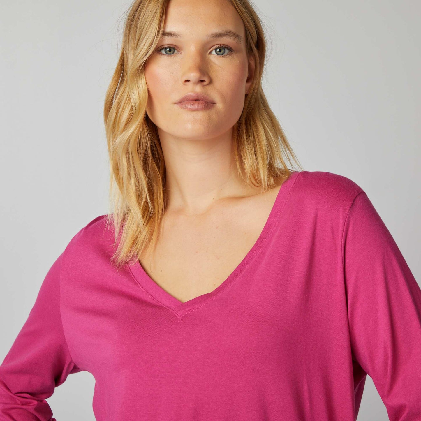 Tee-shirt basique manches longues et col V Rose
