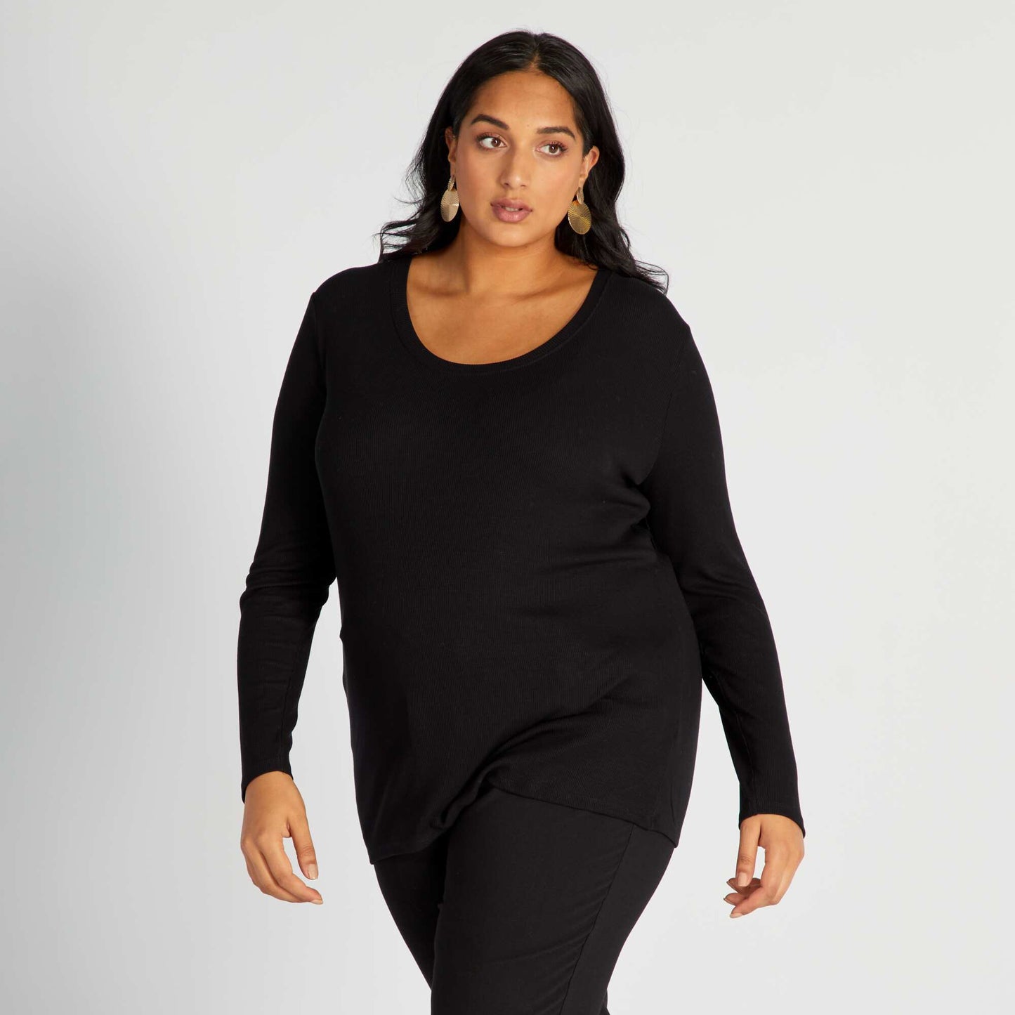 Tee-shirt c tel fluide et large encolure noir