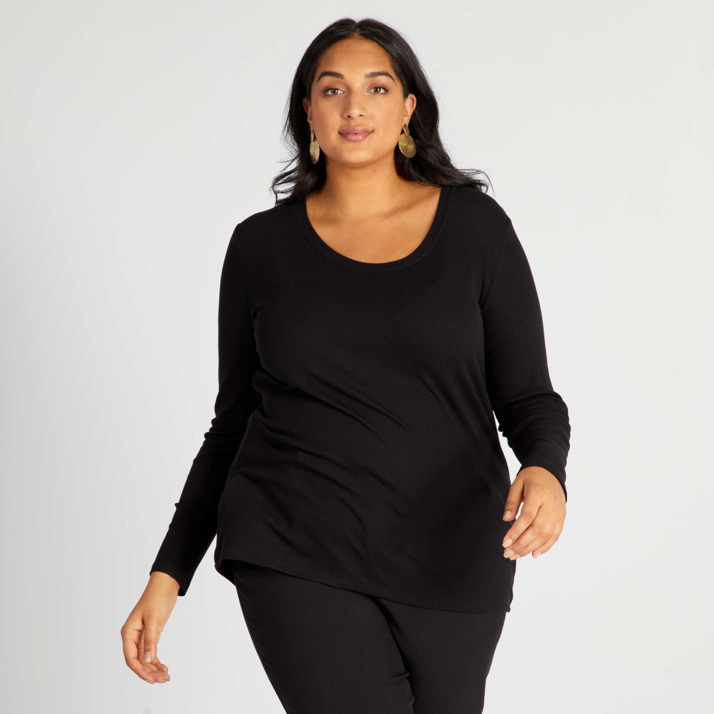 Tee-shirt c tel fluide et large encolure noir